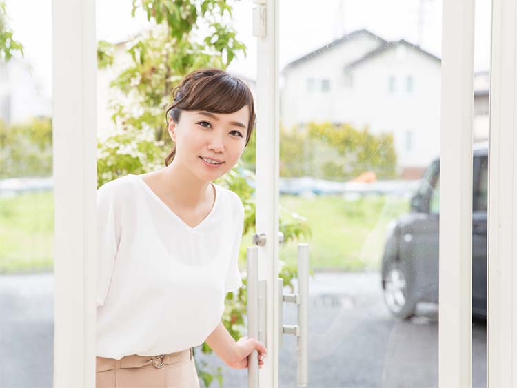 来店した女性カーオーナー